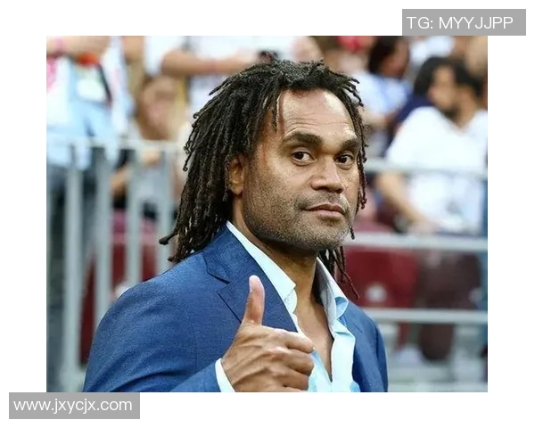 足球球星神龟的传奇故事与成就揭秘 盘点他如何成为绿茵场上的不老传说