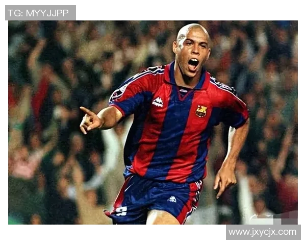 世界顶级足球前中锋球星盘点及其精彩职业生涯回顾